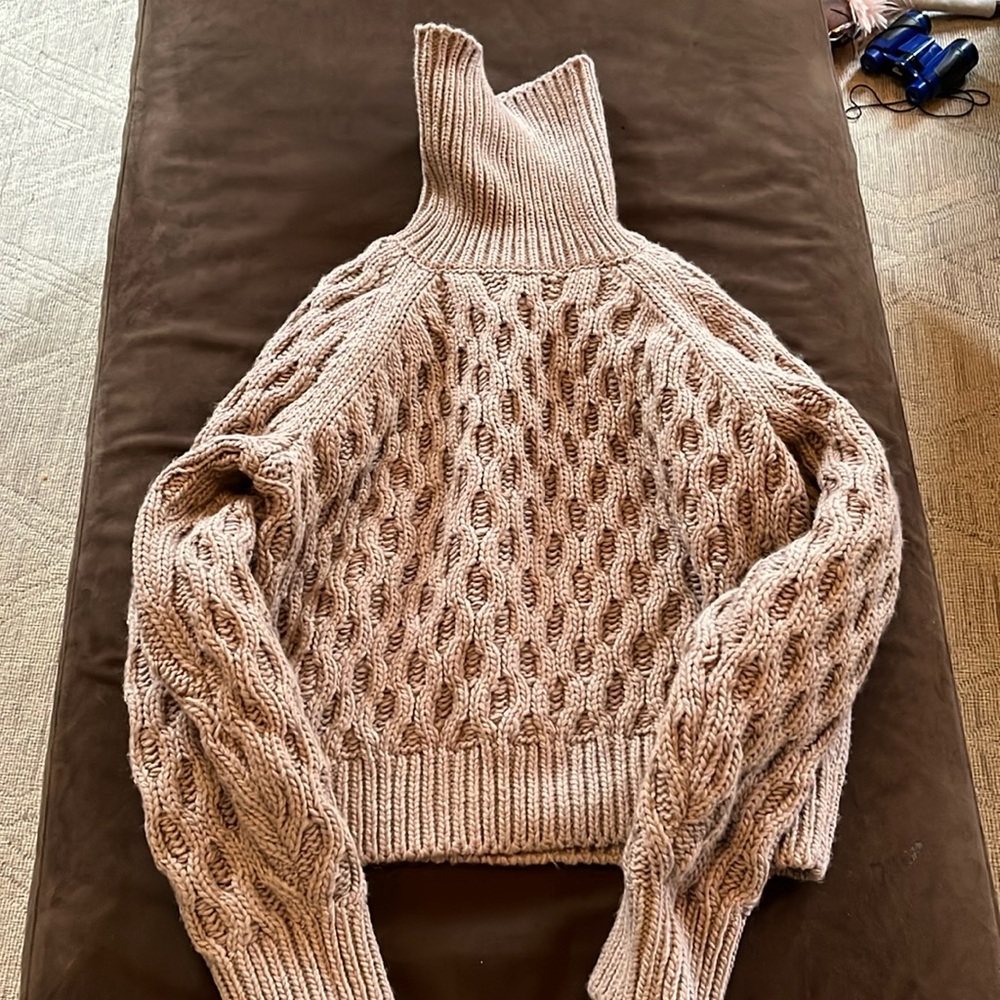 NWT H&M taupe turtleneck sweater, medium